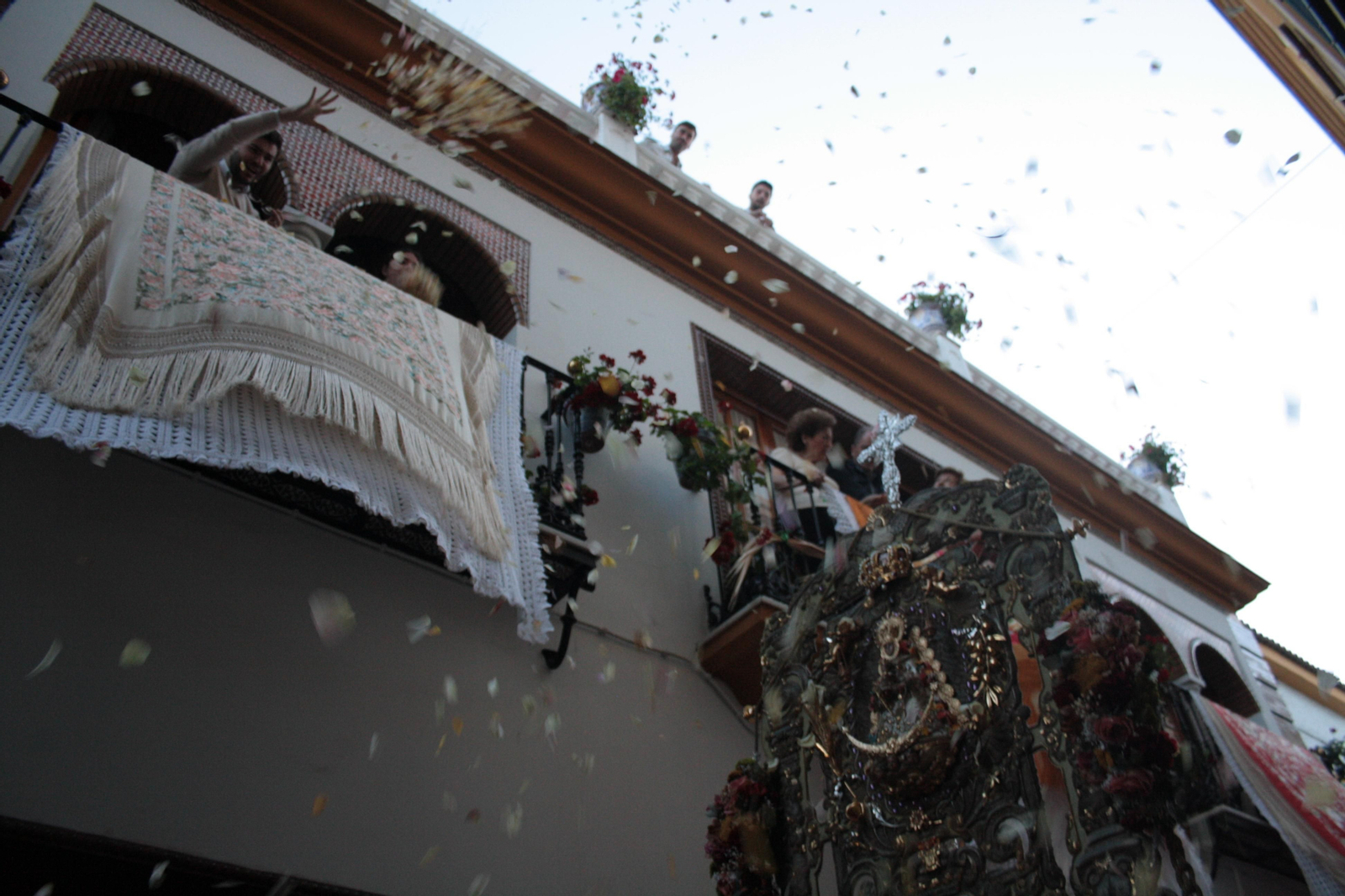 Traslado del Simpecado de la Hermandad del Rocío de Triana, en imágenes
