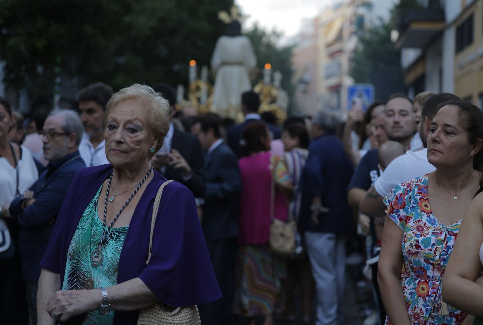 El traslado de los titulares de la Hermandad de la Redención a la iglesia de Santiago, en fotos