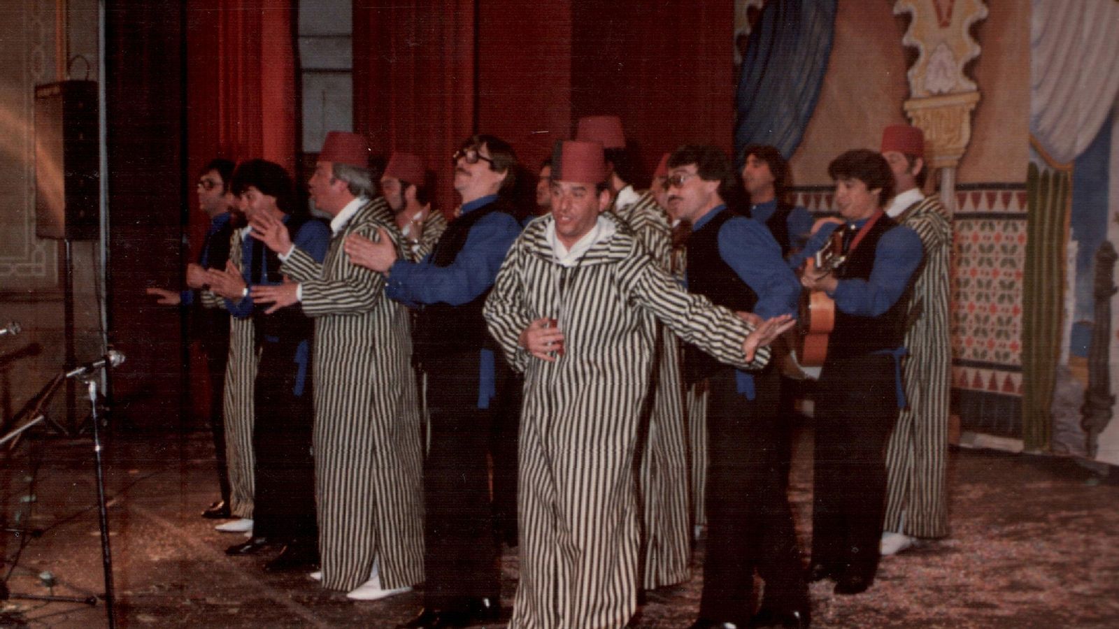 La comparsa 'Encuentro árabe-andaluz', de 1985.