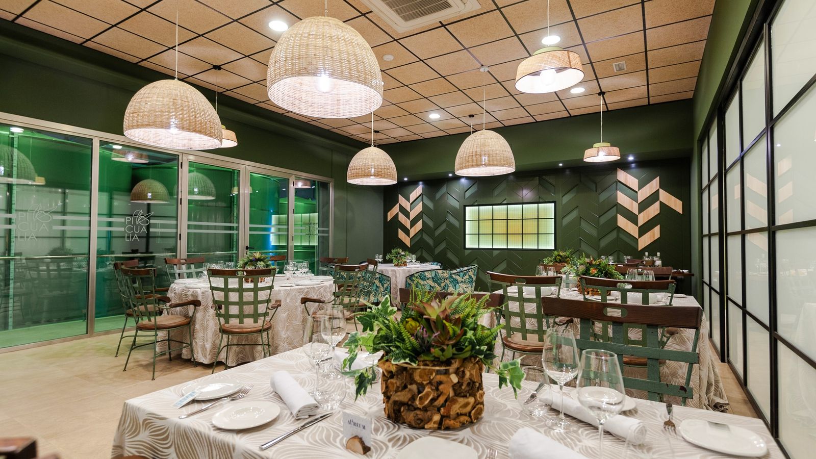 Uno de los restaurantes nominados es Aureum by Picualia, un local original situado en una almazara de aceite en Bailén.