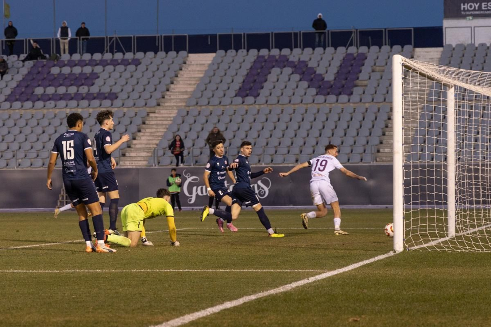 La remontada del Real Jaén al CD Torreperogil, en imágenes