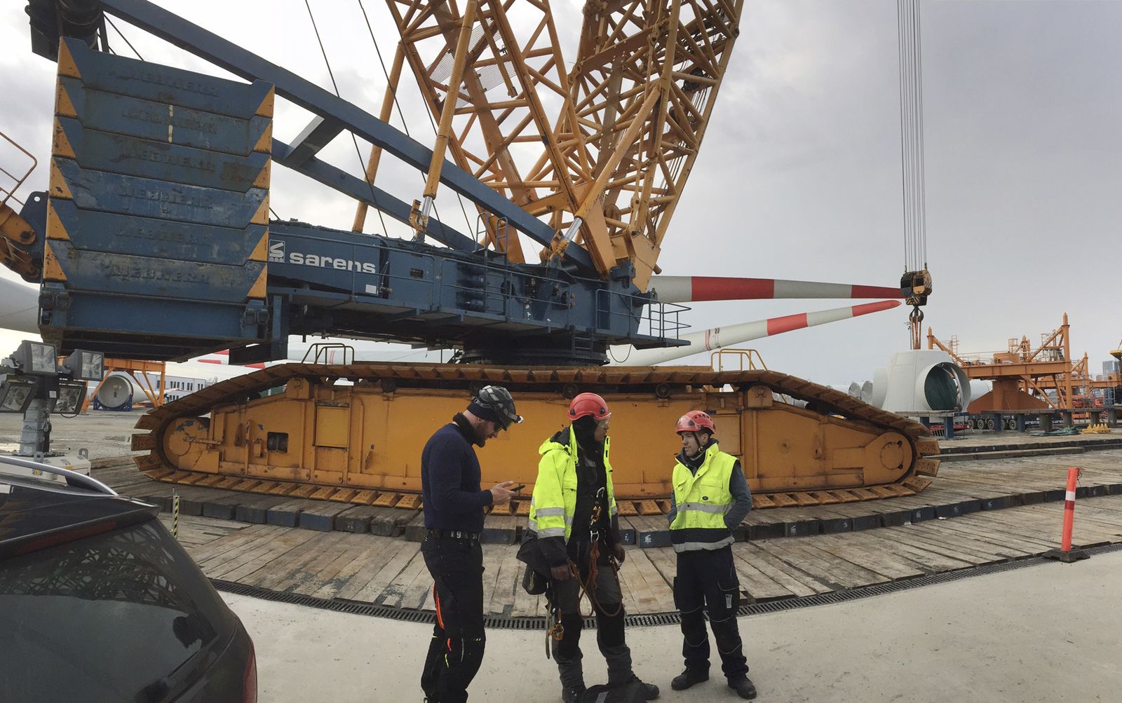 Puerto Real, presente en la estación eólico marina Wikinger