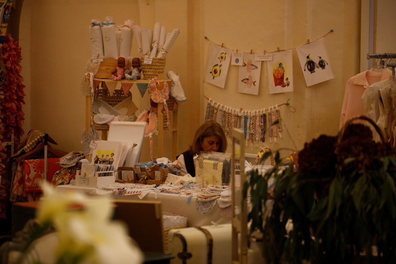 El Baratillo de Primavera de Adevida abre sus puertas, en imágenes