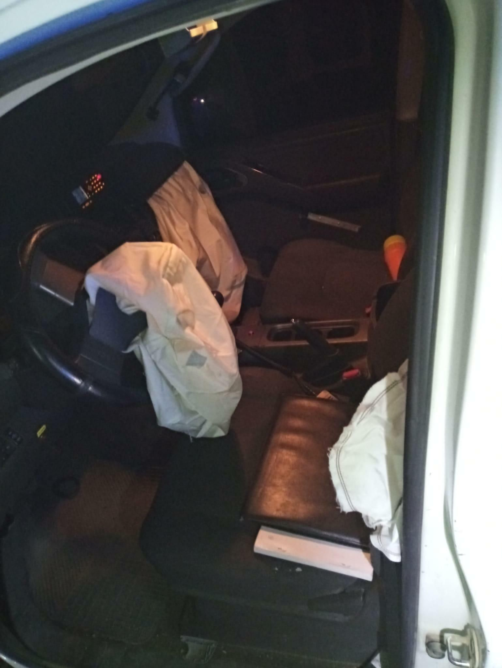 Fotos del accidente de un coche de la Guardia Civil en Casarabonela