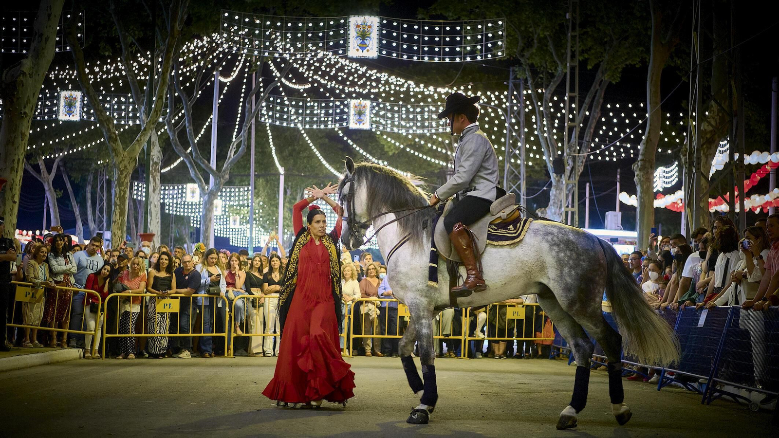 Una imagen del baile entre una mujer y un caballo en la inauguración de la Feria de 2022.