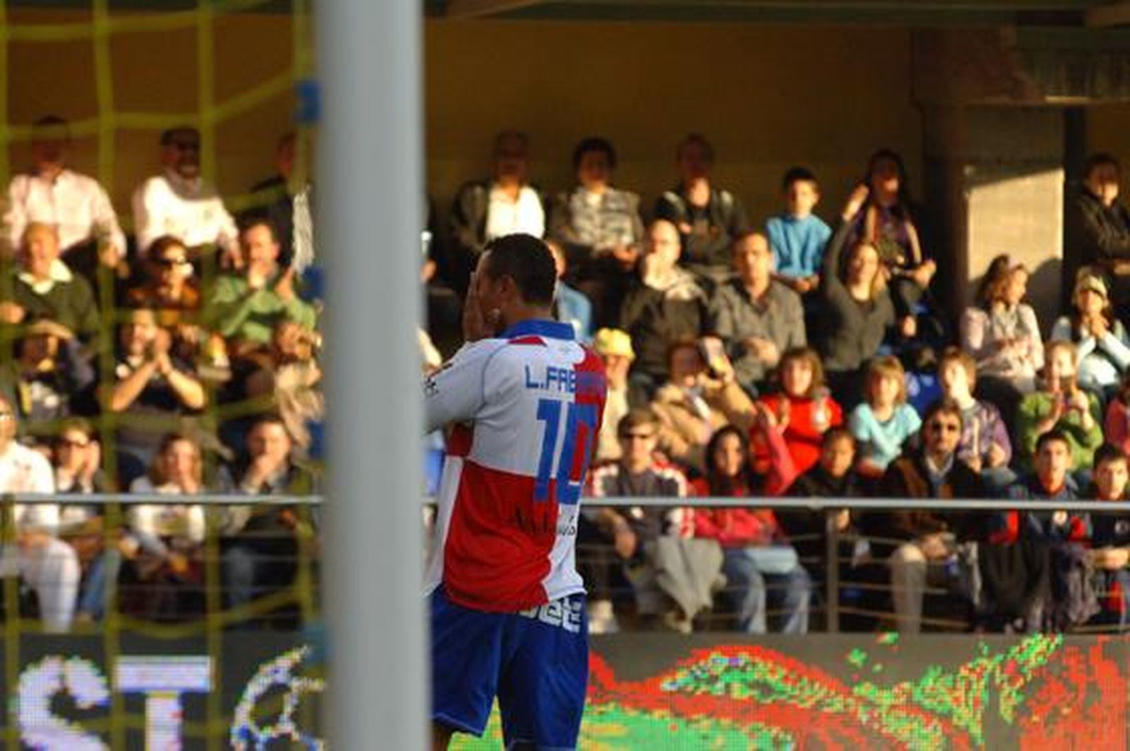 El Sevilla pierde estrepitosamente en el estreno de Antonio Álvarez como técnico. / LOF