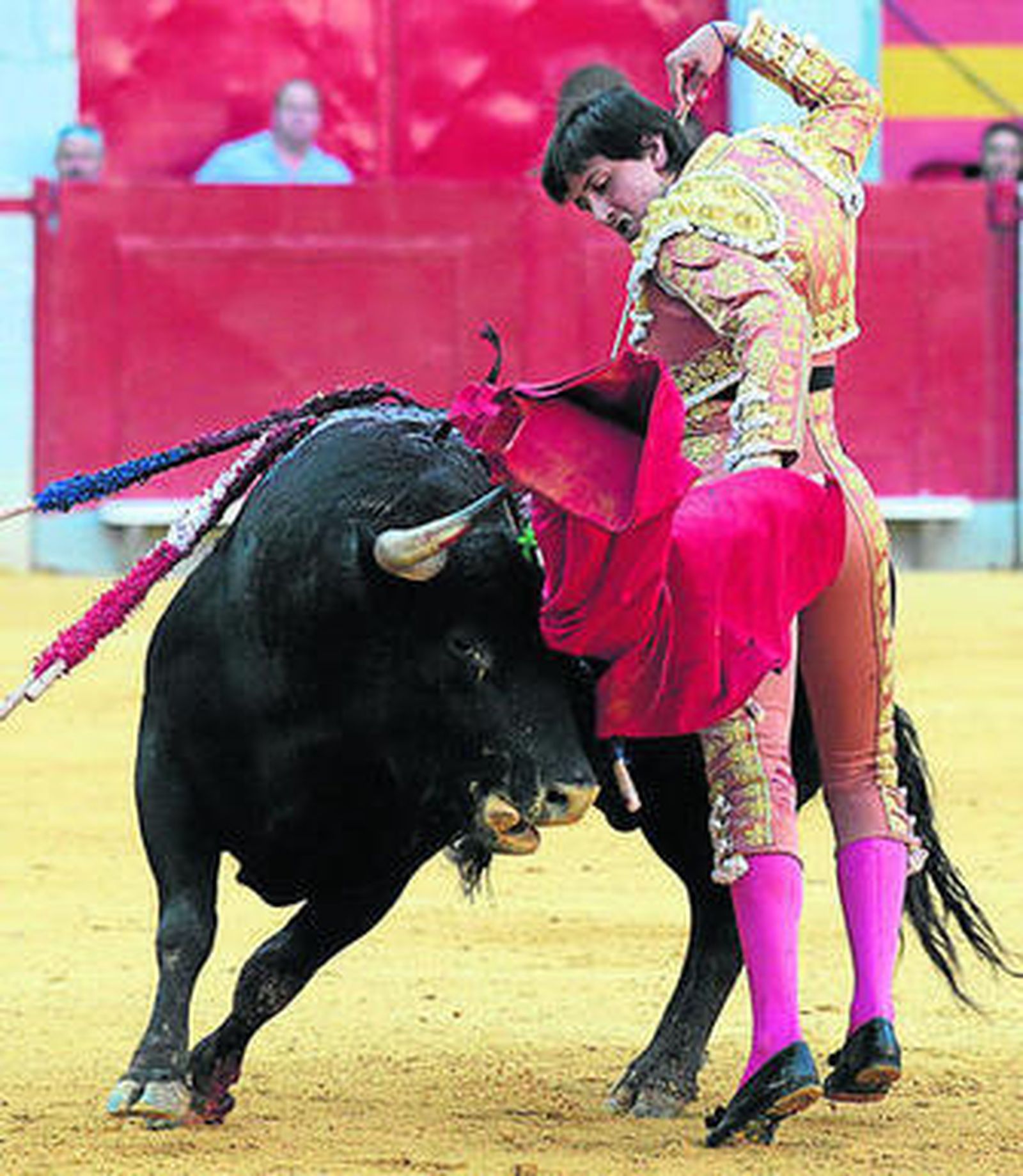 Roca Rey fue el claro dominador de la tarde en la Maestranza granadina.