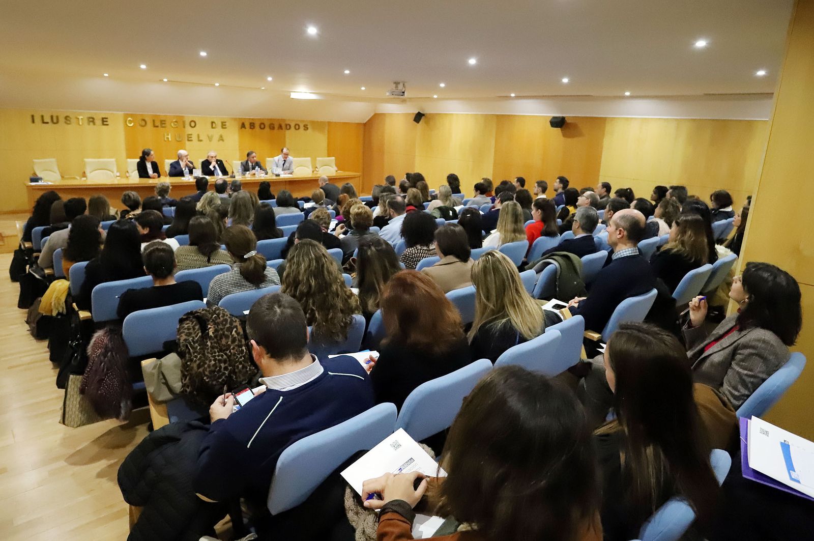 Salón de actos del Colegio de Abogados de Huelva durante unas jornadas.
