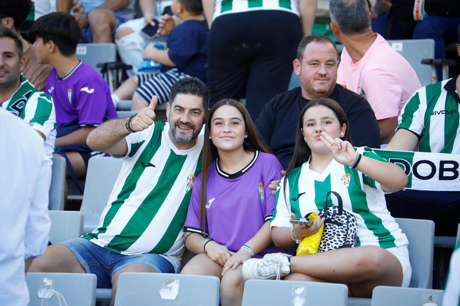 Las mejores fotos del ambiente en El Arcángel para el Córdoba CF - Racing de Ferrol