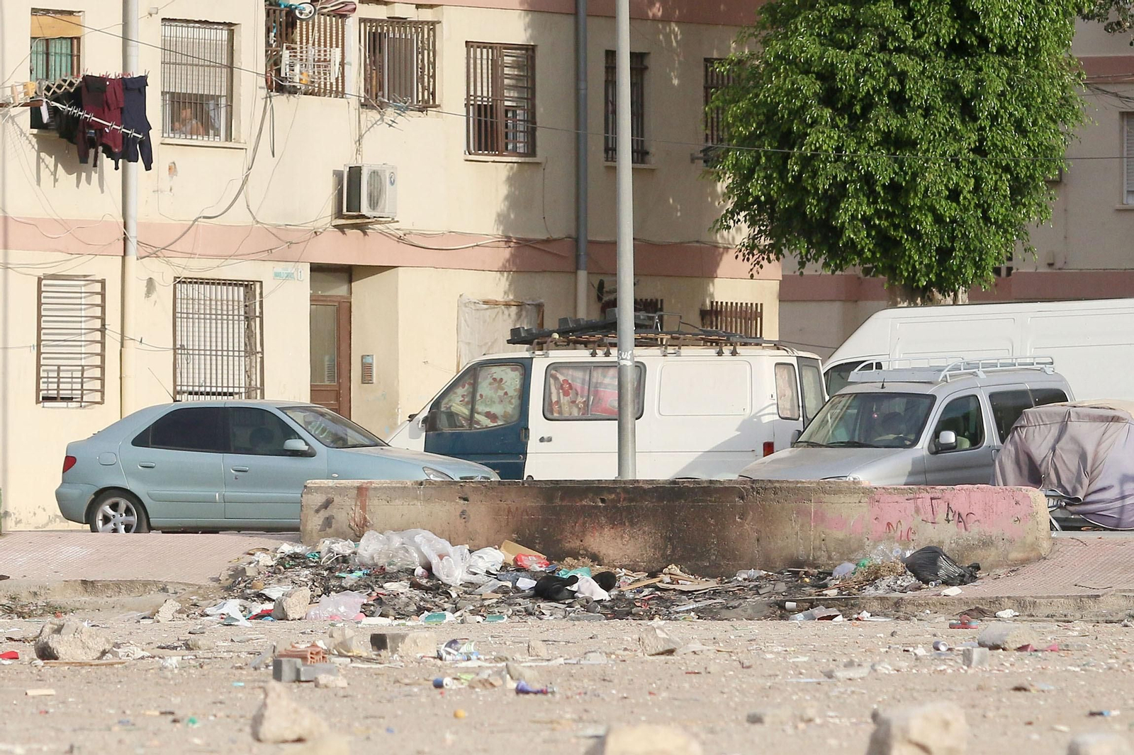 Las imágenes de la basura producida por el mercadillo de El Puche