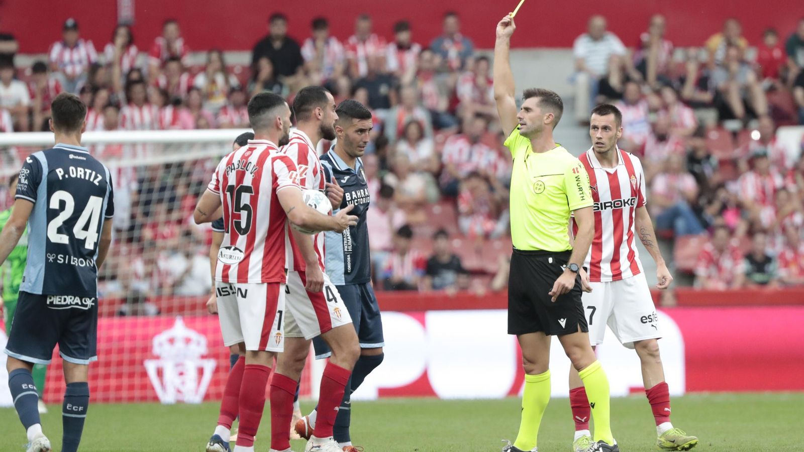 Moreno Aragón amoesta al local Perrin.