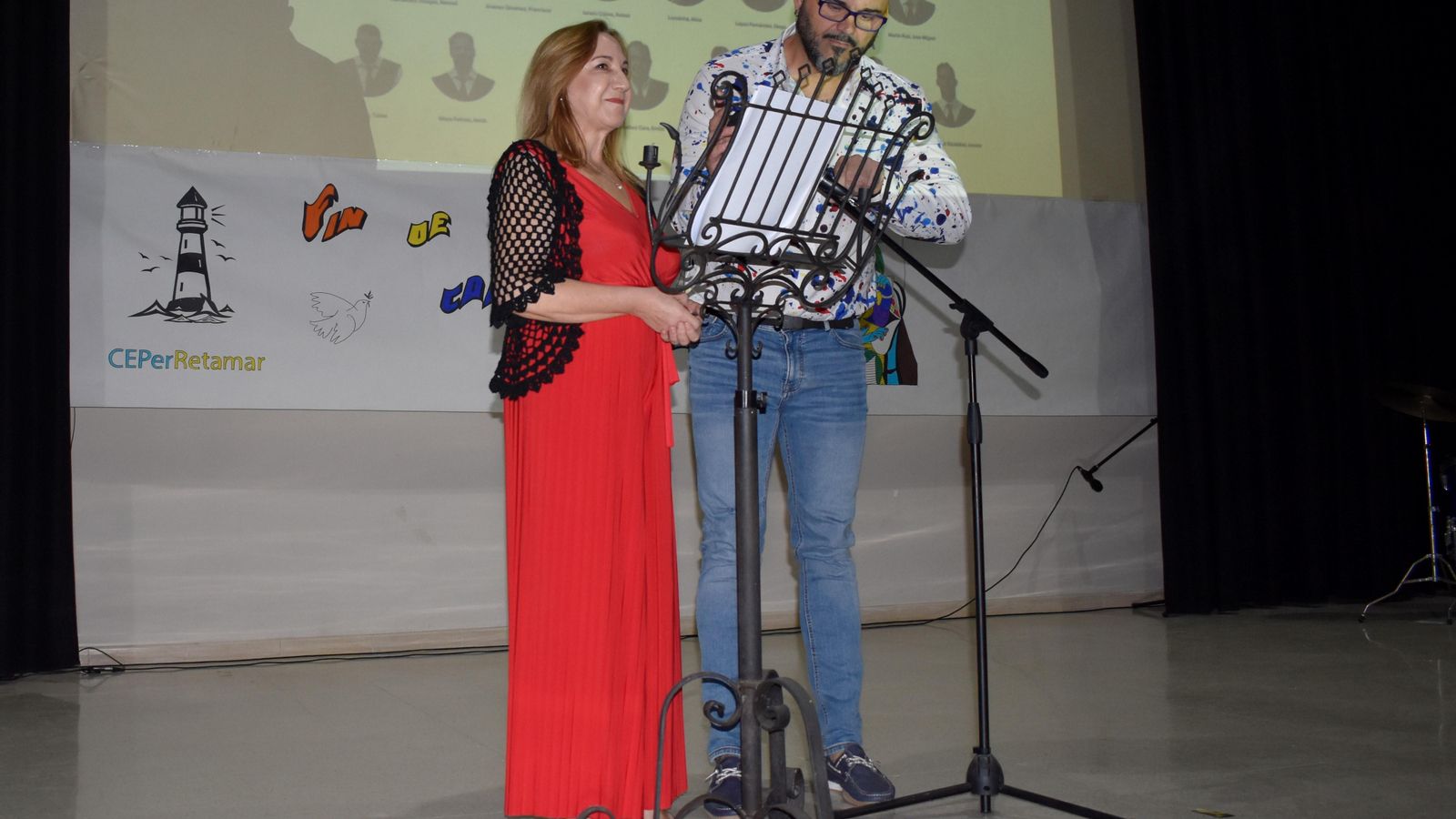 Rosario, la directora del CEPer 'Retamar', dio el pistoletazo de salida al acto.