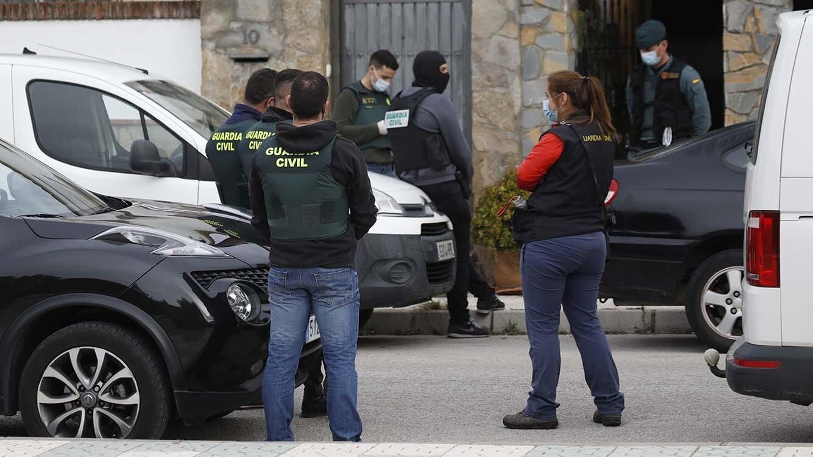 Las fotos de registros de la Guardia Civil en Castellar de la Frontera