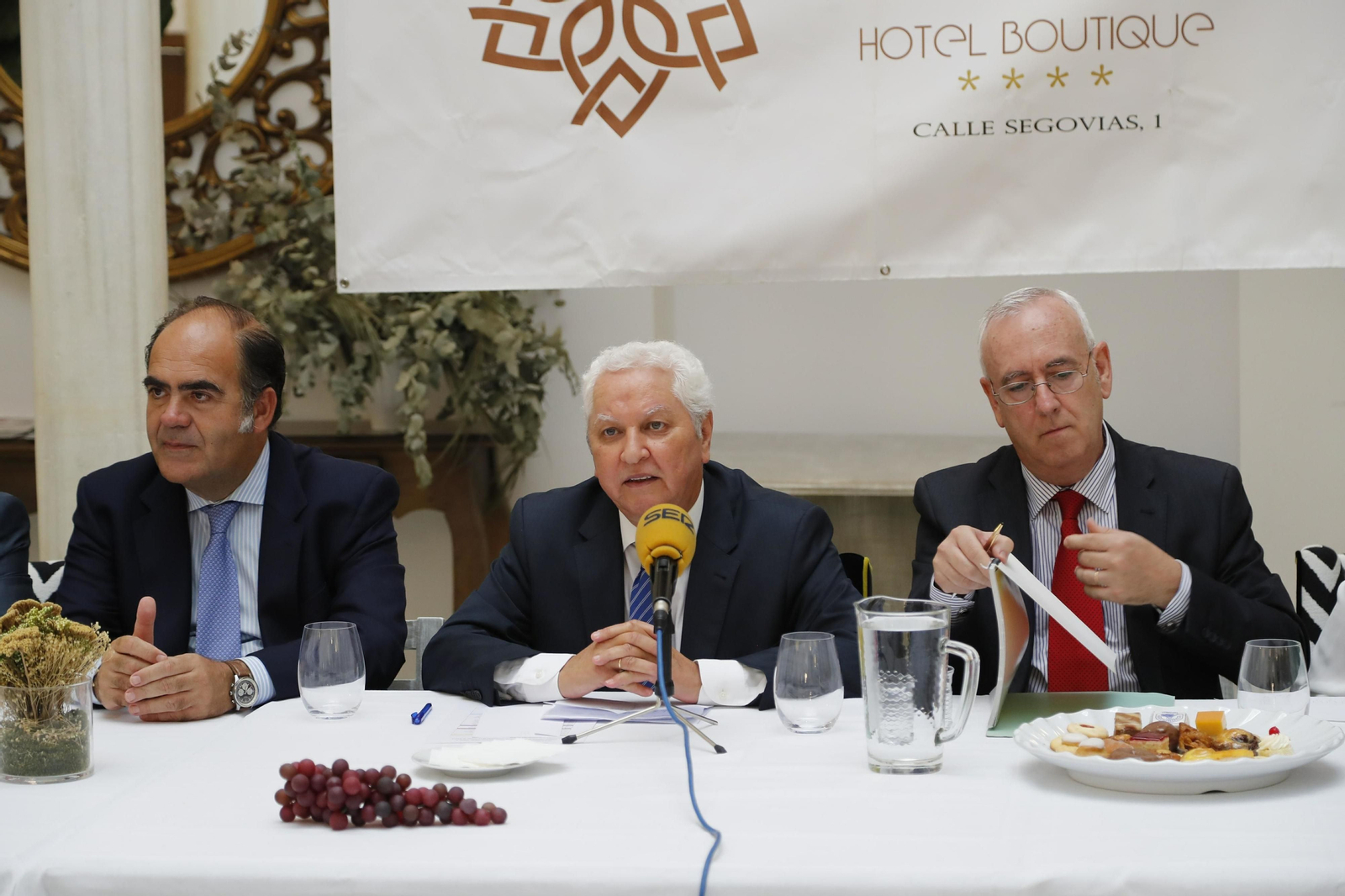 Antonio Piñero presenta su equipo para presidir el Consejo de Cofradías