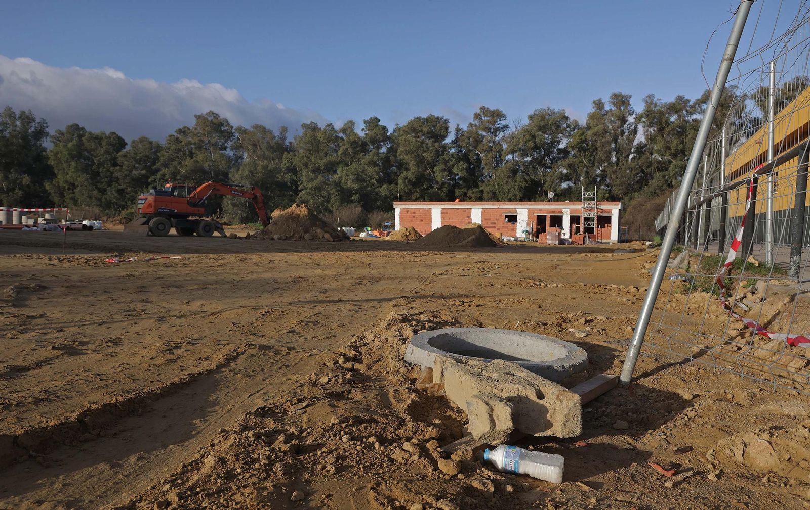 Así van las obras del aparcamiento de La Menacha junto al Nuevo Mirador
