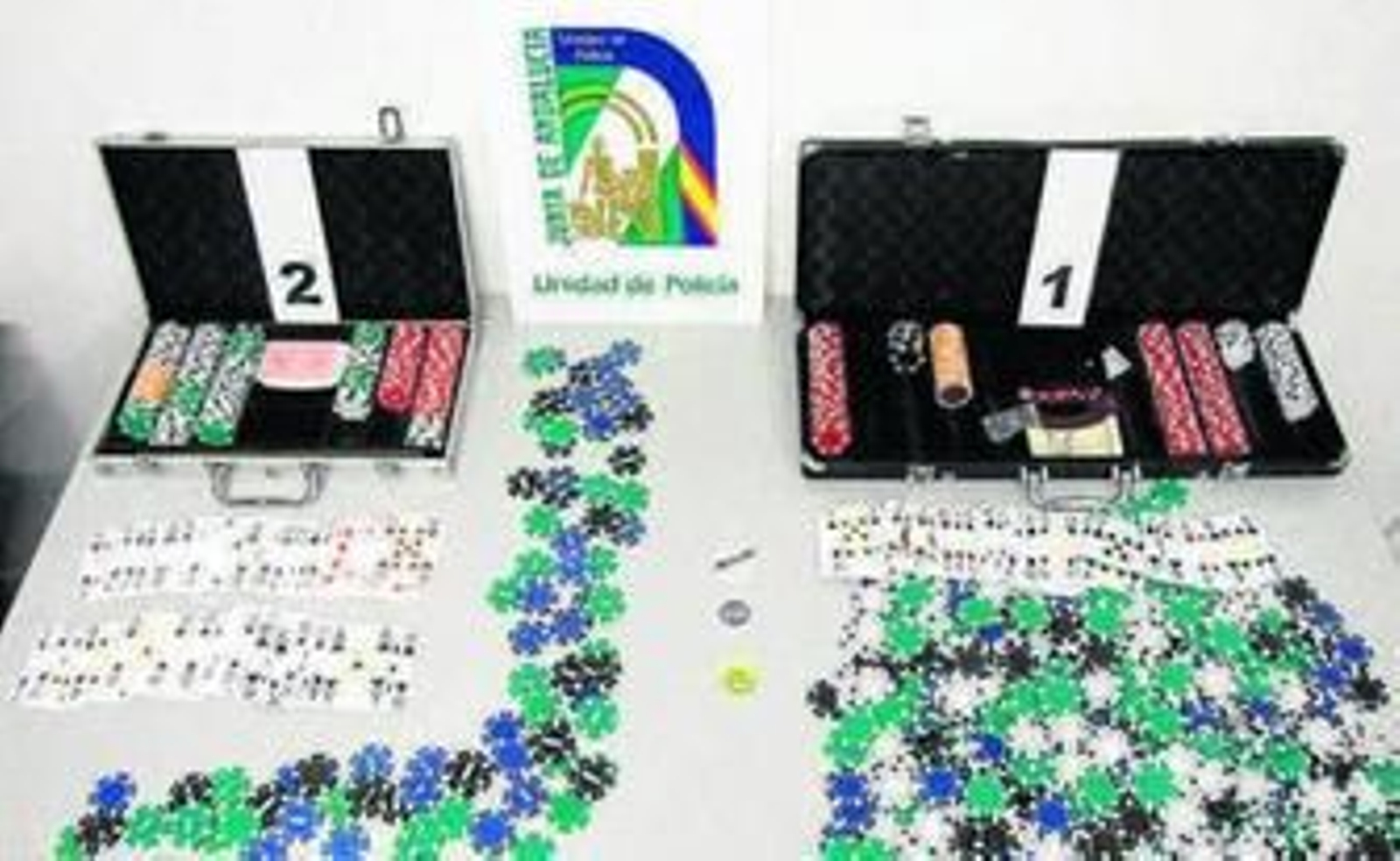 Material incautado por los agentes en el establecimiento.