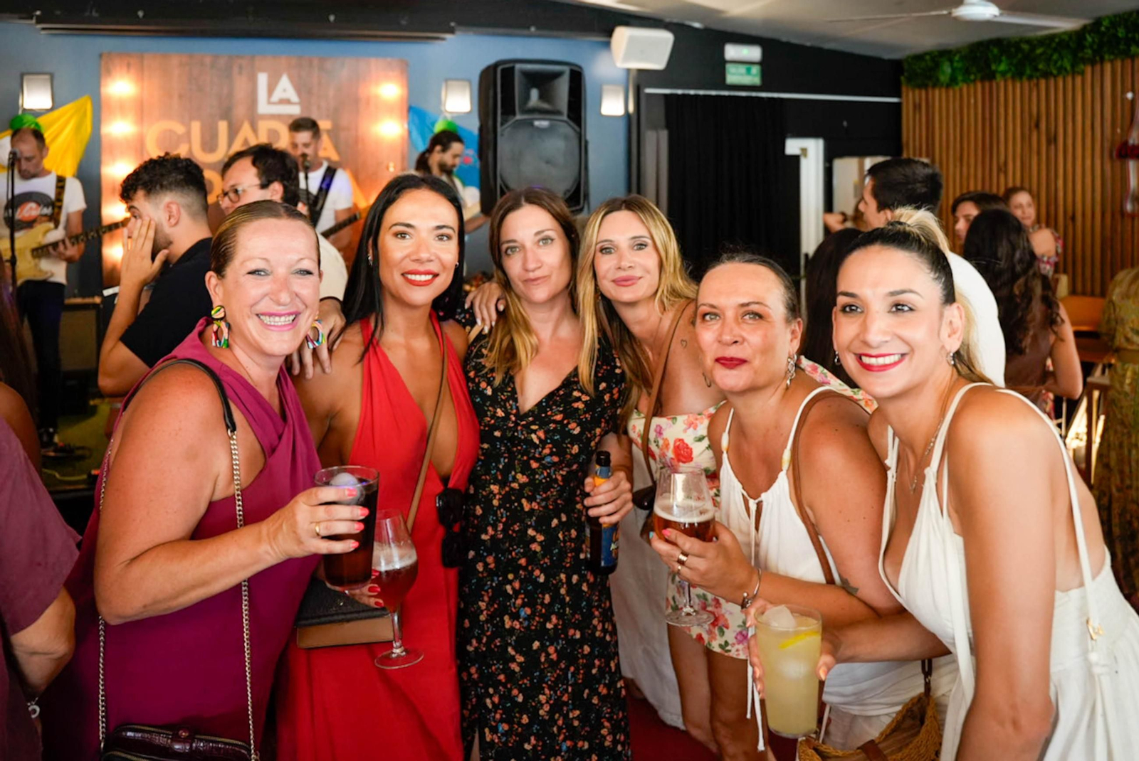 Los almerienses disfrutan del lunes en la Feria del Mediodía