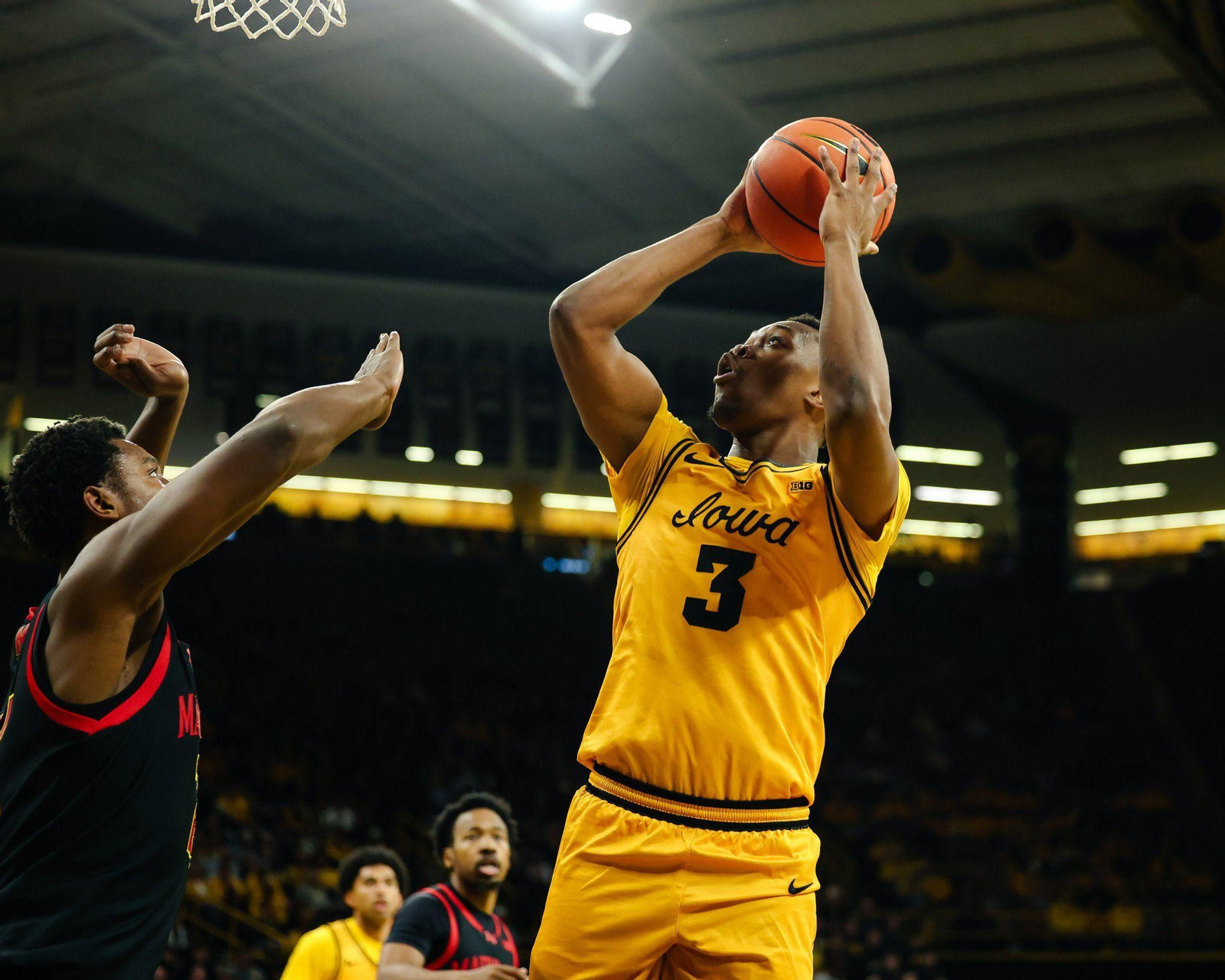 NCAA: Álvaro Folgueiras, triunfo ante la Maryland de Guille del Pino