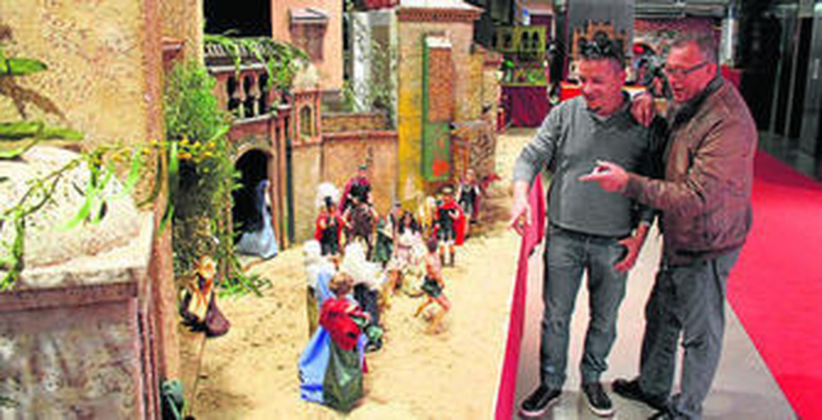 Algunas composiciones y piezas que forman parte de la exposición.