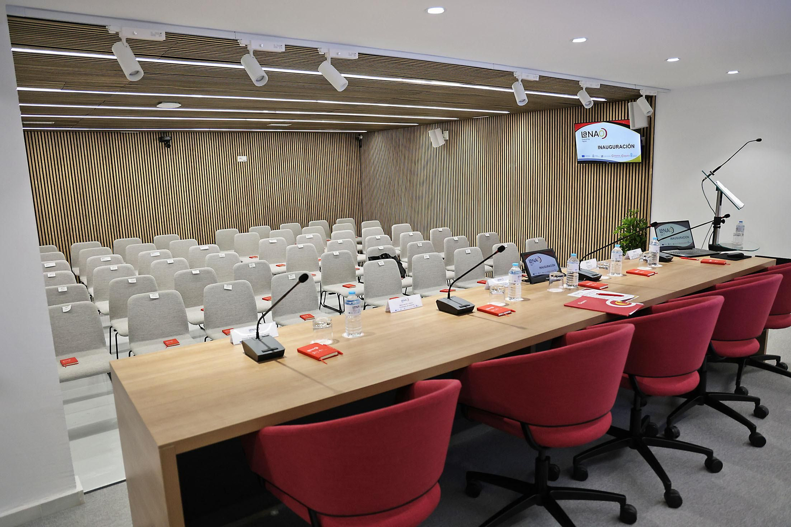 Imágenes de la inauguración del coworking digital 'La Nao'.