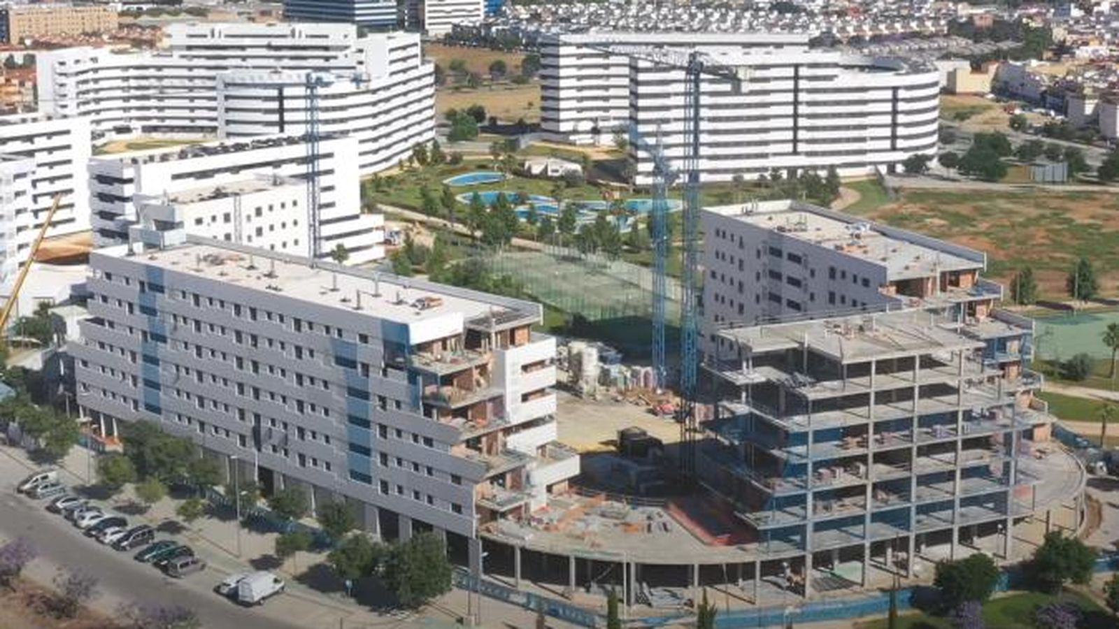 Panorámica de la promoción Las Flores de AEDAS Homes en construcción en Sevilla capital.