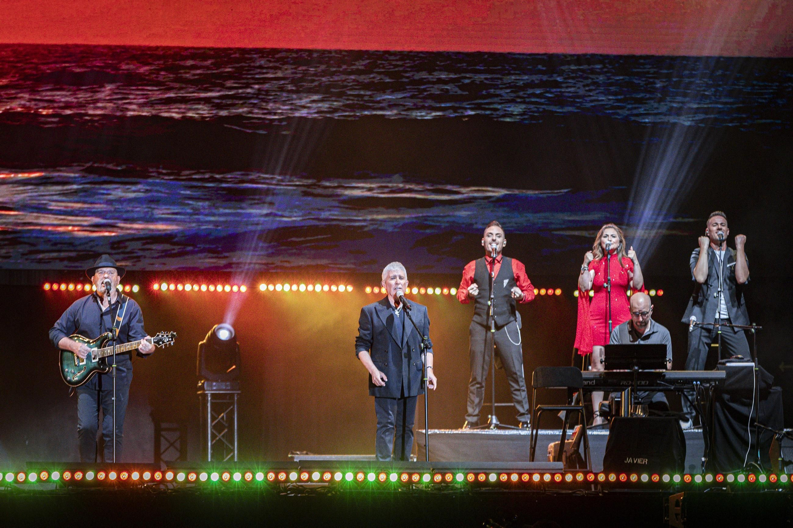 Búscate en las imágenes del concierto de Los Pecos en Concert Music Festival de Chiclana