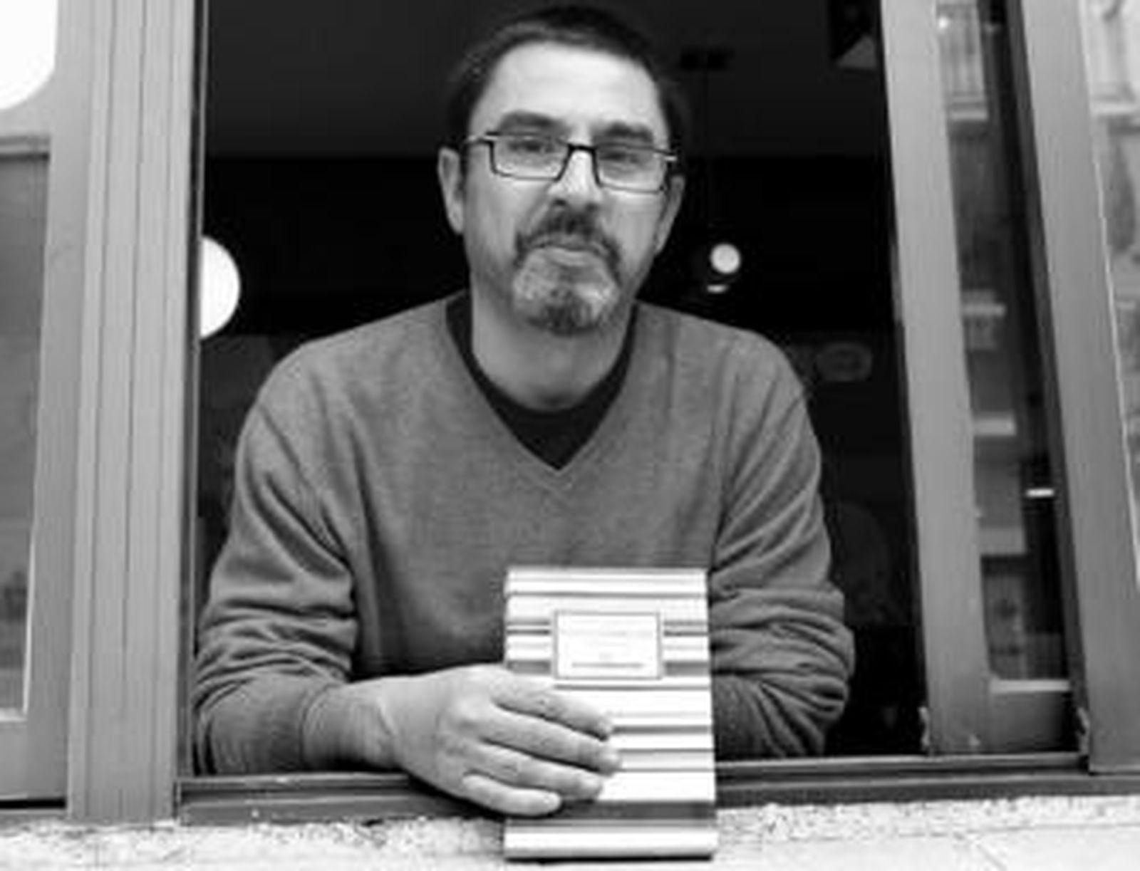 "El tiempo nos convierte en una sucesión de personas que, a veces, no reconocemos"