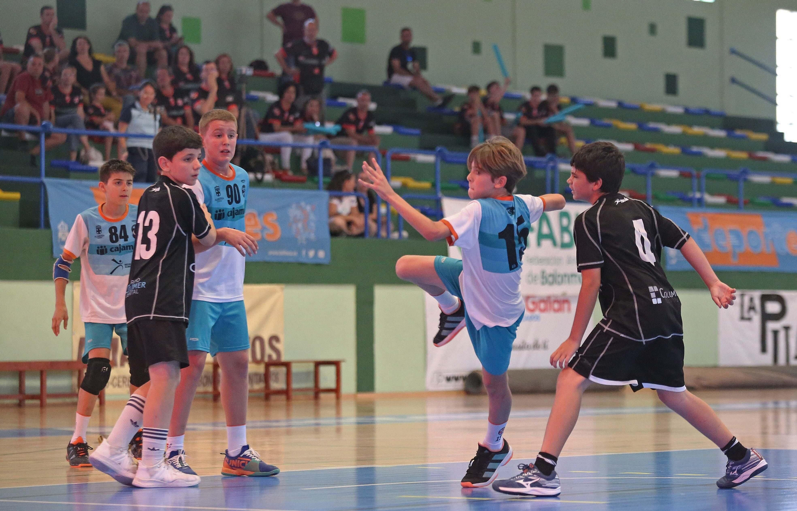 Fotos de la jornada inaugural del CADEBA alevín de balonmano en La Línea