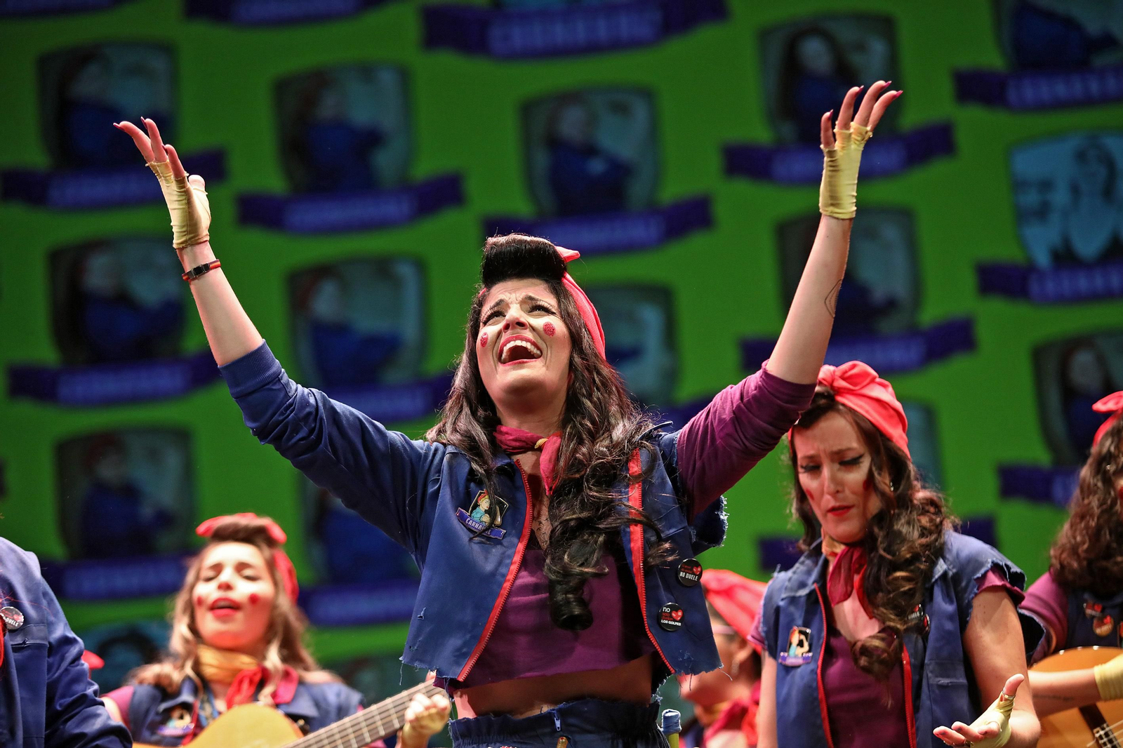 Actuación de la Comparsa 'We can do...Carnaval!'