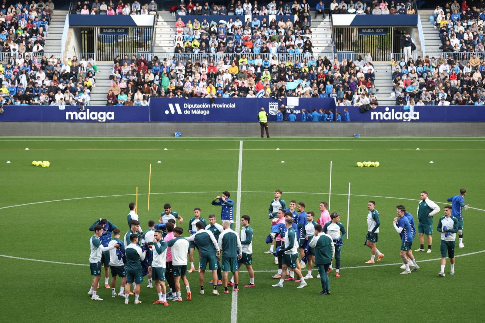 Búscate en las fotos del entrenamiento del Málaga CF en La Rosaleda