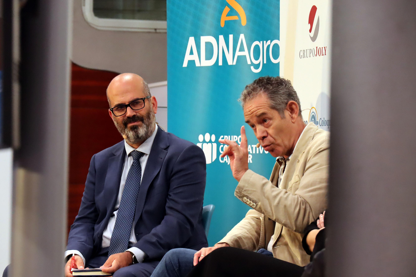 Las imágenes en el Desayuno-Coloquio del Grupo Joly "Competitividad innovación y eficiencia el sector de los frutos rojos ante el reto de la sostenibilidad"