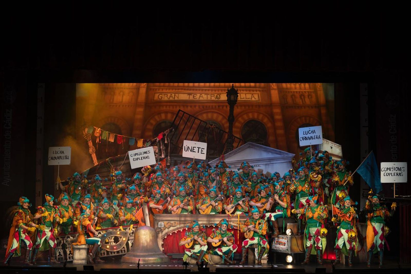 Búscate entre las mejores imágenes de la primera semifinal del COAC 2026