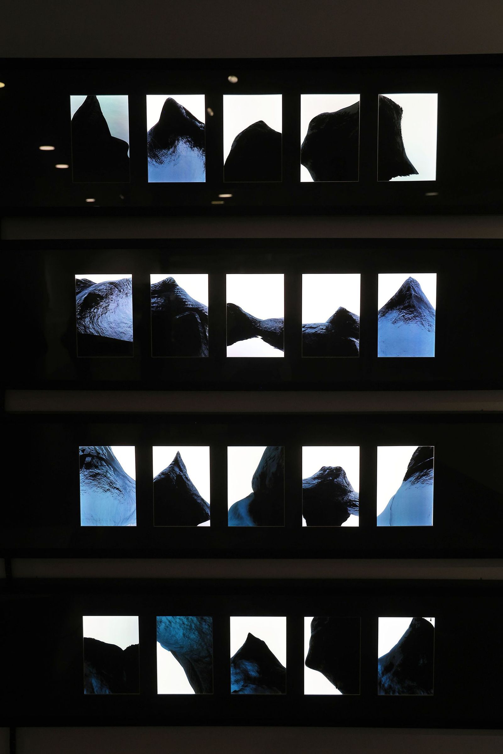 Exposición y entrega de premios del I Certamen de Pintura y Escultura Alfonso Aramburu