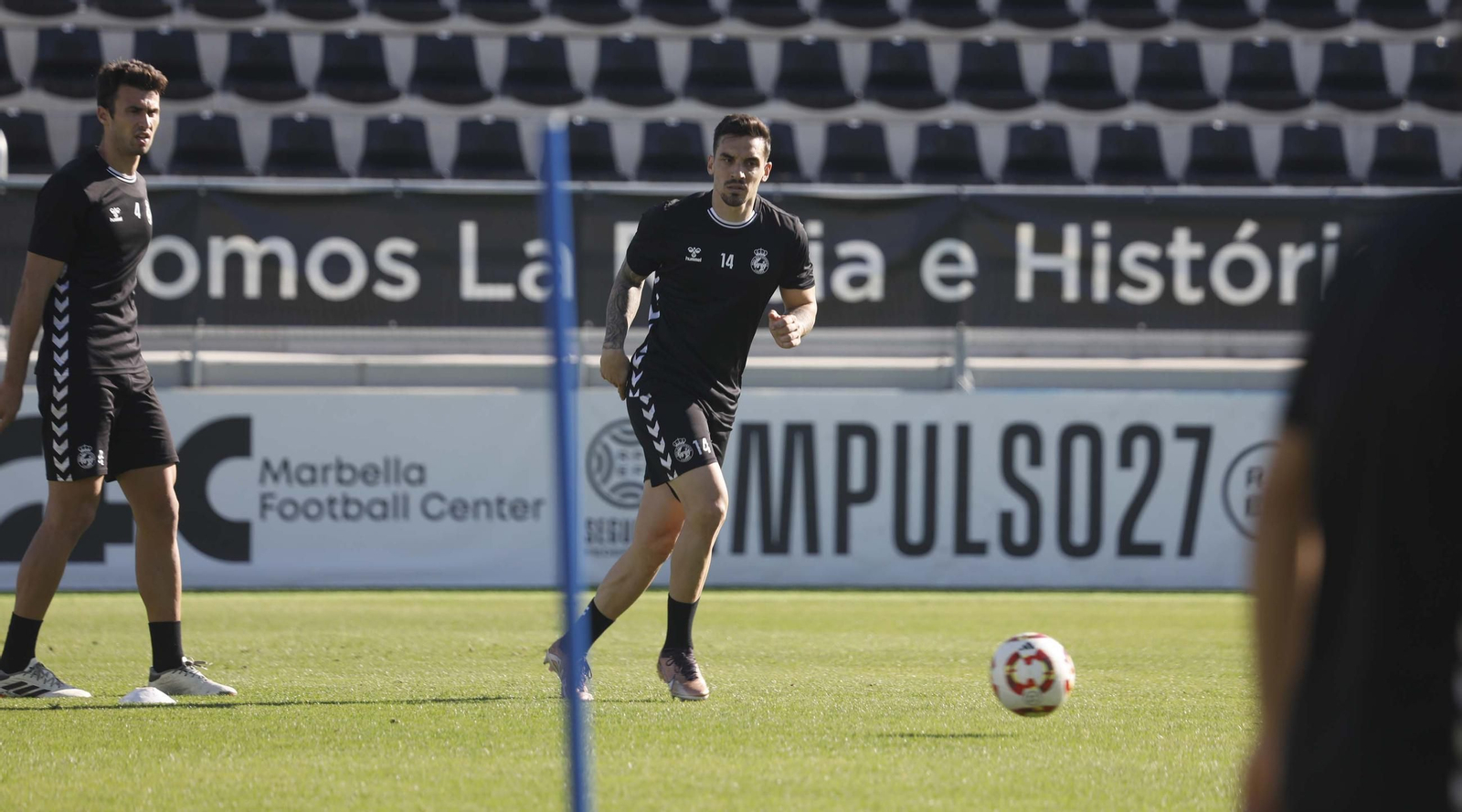 Las fotos del primer entrenamiento de Fran Tena con la Balona en La Línea