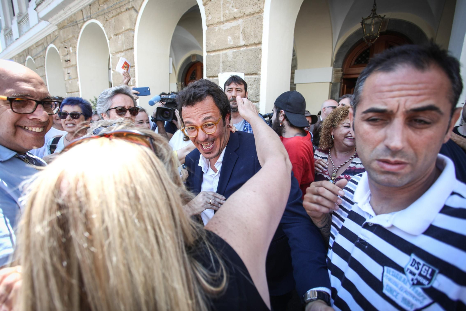 Imágenes de la investidura de José María González Kichi