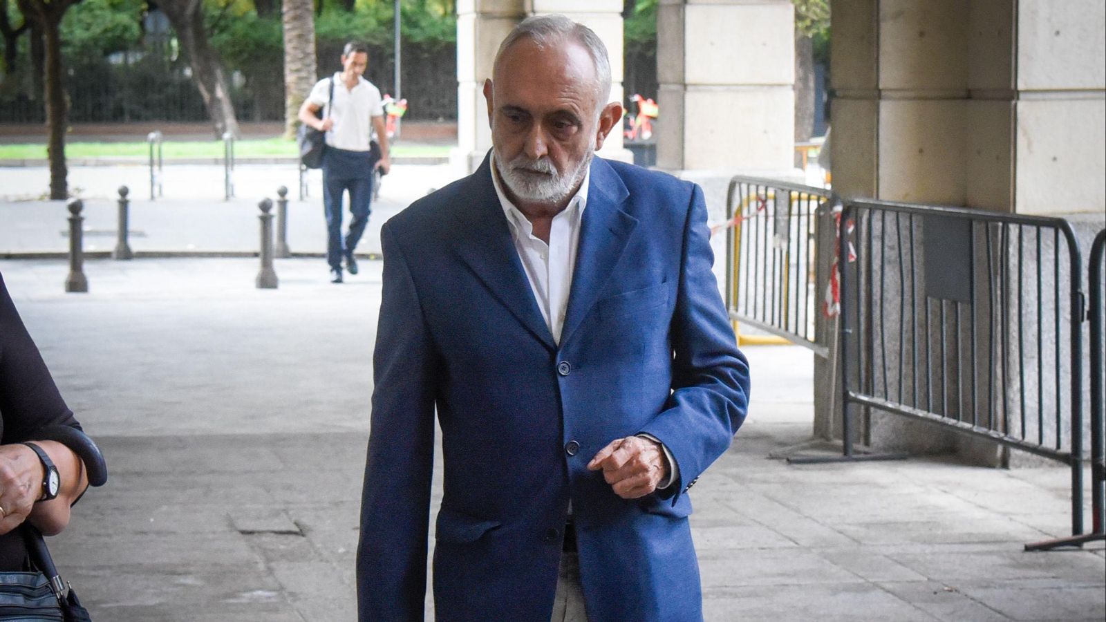 El ex director de la Faffe Fernando Villén llega a la Audiencia de Sevilla. El ex director de la Faffe Fernando Villén llega a la Audiencia de Sevilla.
