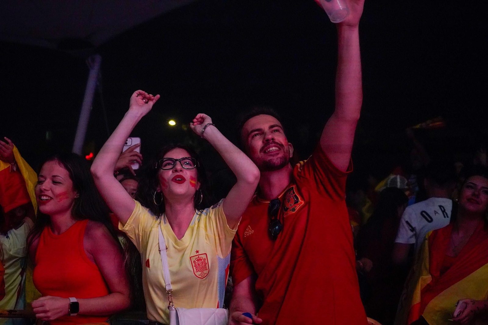 Imágenes del ambiente durante la final de la Eurocopa entre España e Inglaterra Imágenes del ambiente durante la final de la Eurocopa entre España e Inglaterra