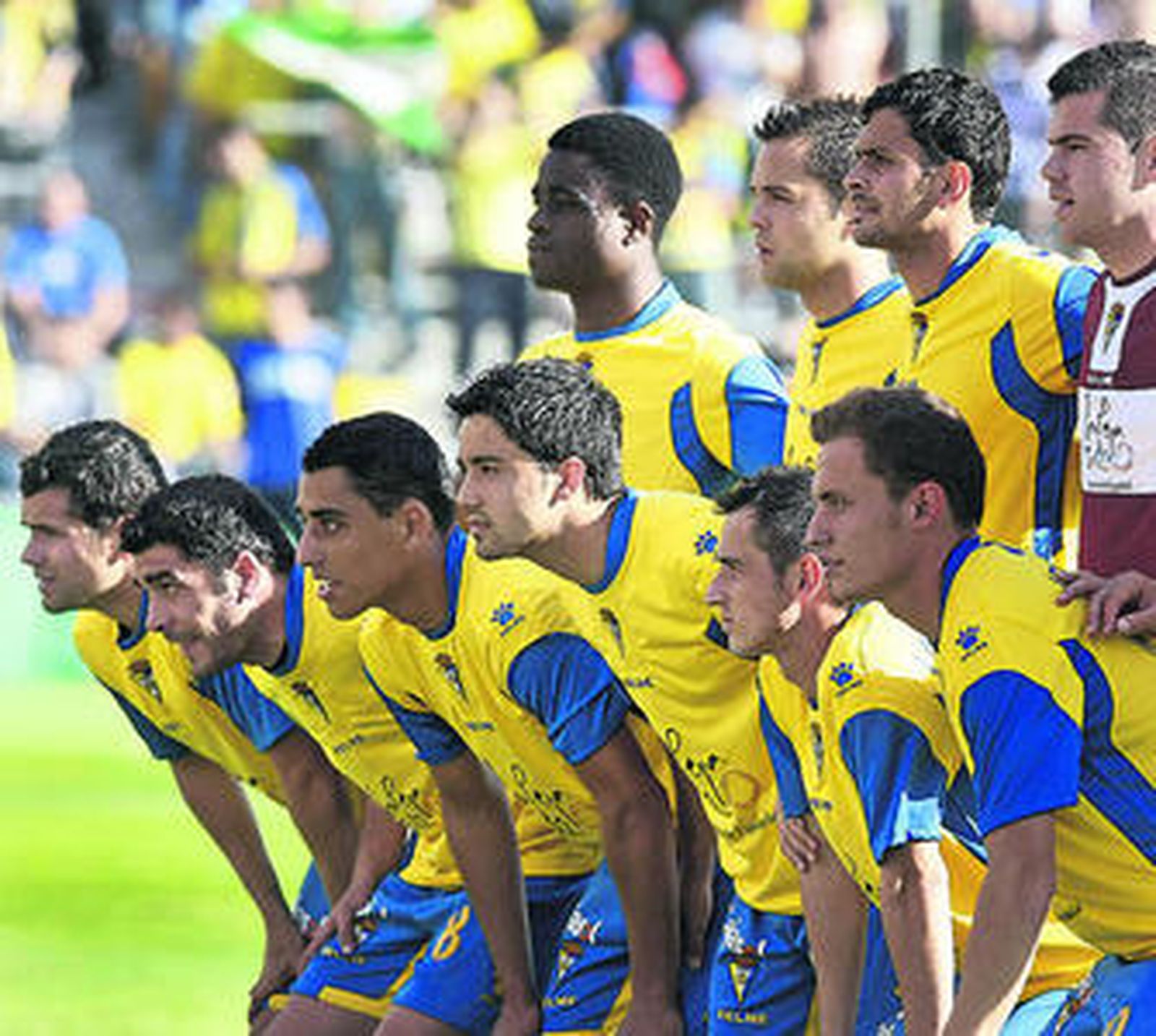 Once inicial del Cádiz que saltó el domingo al césped del Carranza.