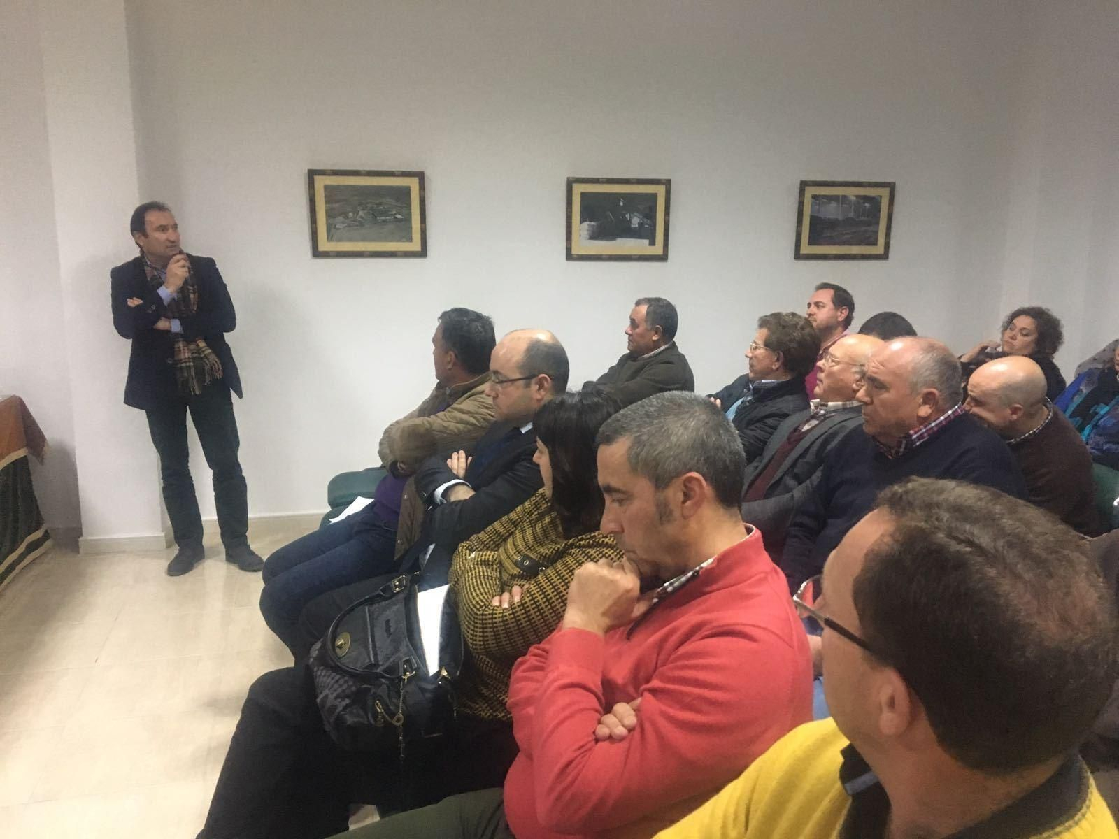 Indalecio Modesto (C's) y Cristóbal García (PSOE) intercambiaron mensajes el día de la asamblea del consorcio.