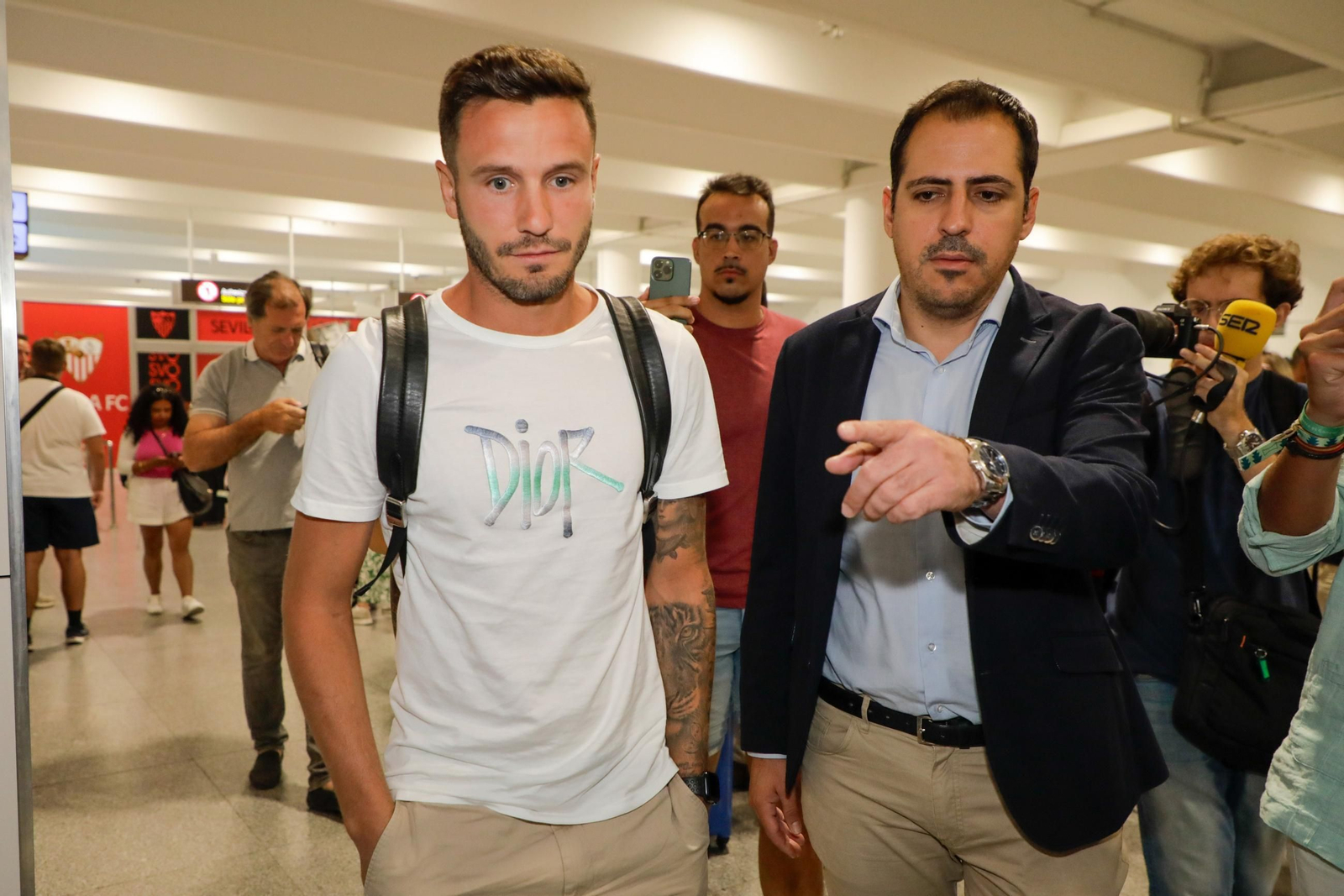 Las fotos del pobrísimo paso de Saúl Ñíguez por el Sevilla