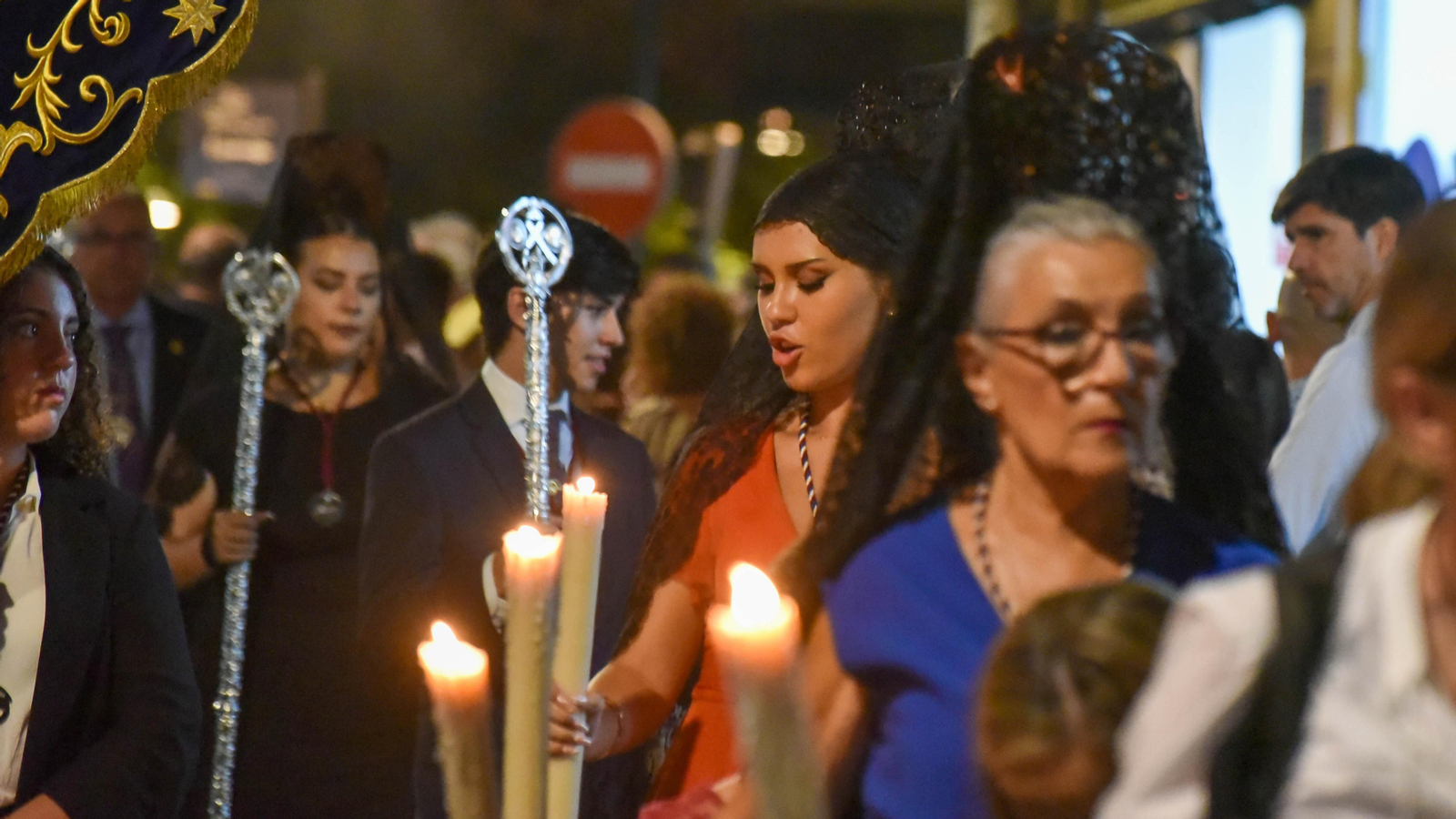 La Magna Mariana de Algeciras por la calle Convento, en imagenes