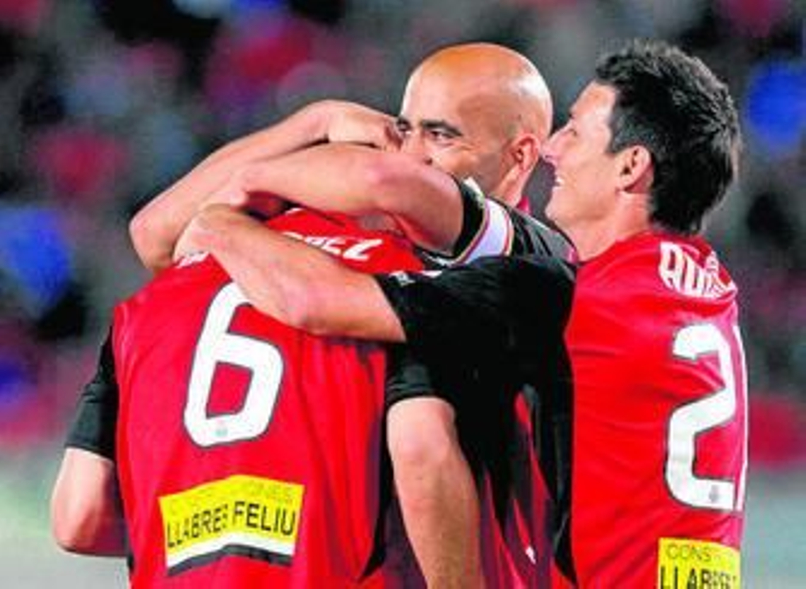 Borja Valero celebra un gol con el Mallorca.