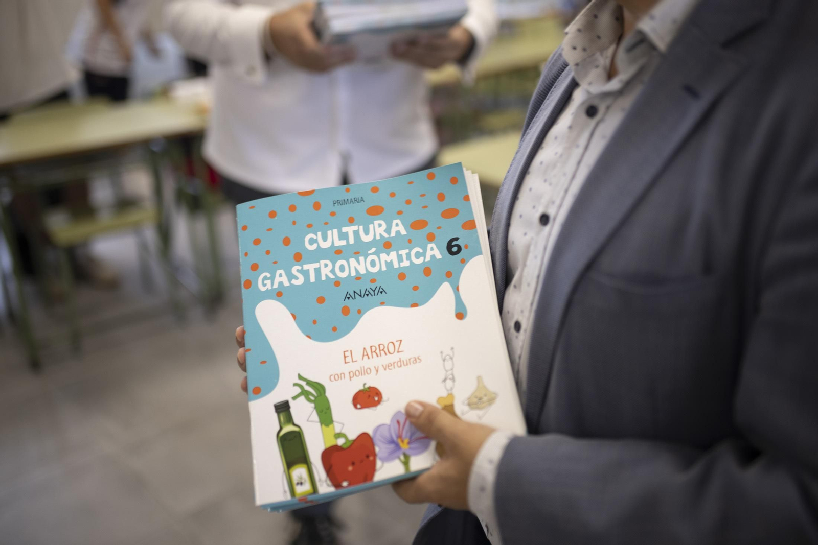 Imágenes del desayuno en el colegio Salesianos en el marco del proyecto de la Fundación Prenauta por el chef  Xanty Elías