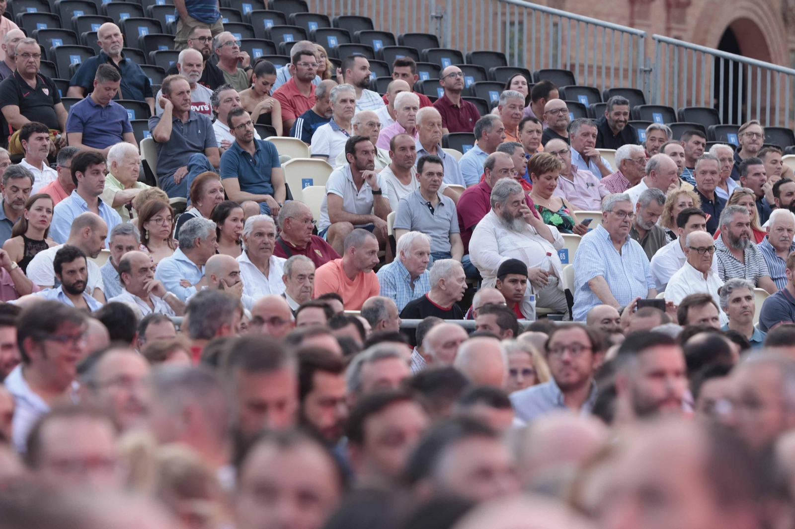 Búscate en las fotos del acto Fieles de Nervión