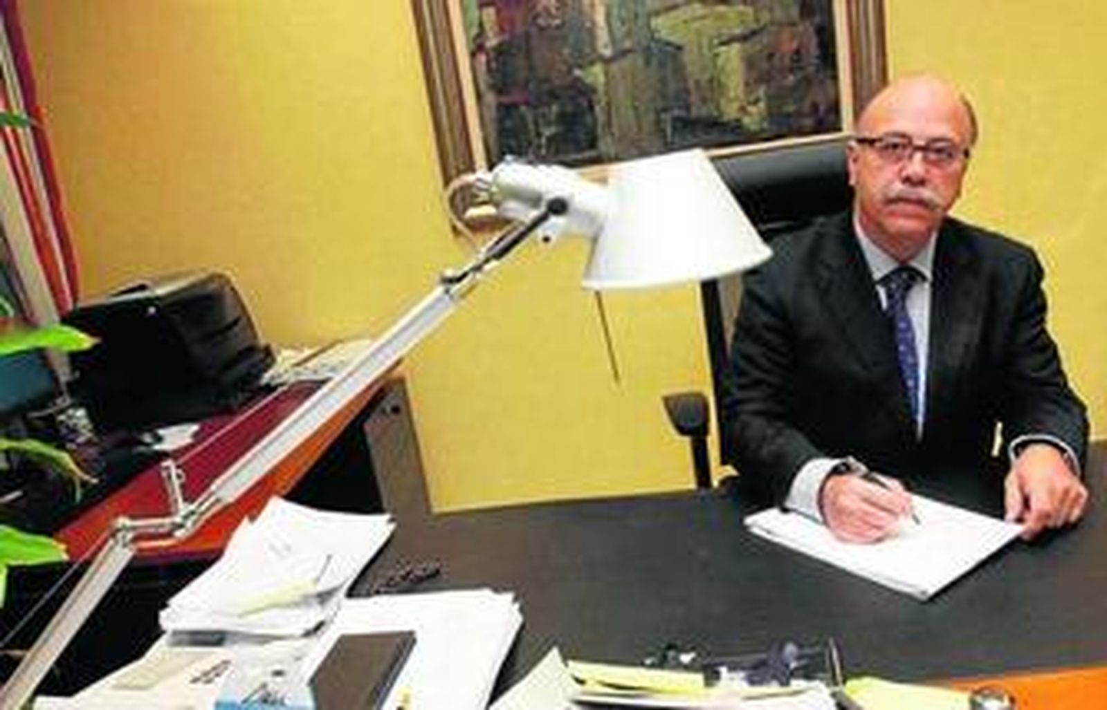 Eduardo García, en su despacho en la Avenida Andalucía.