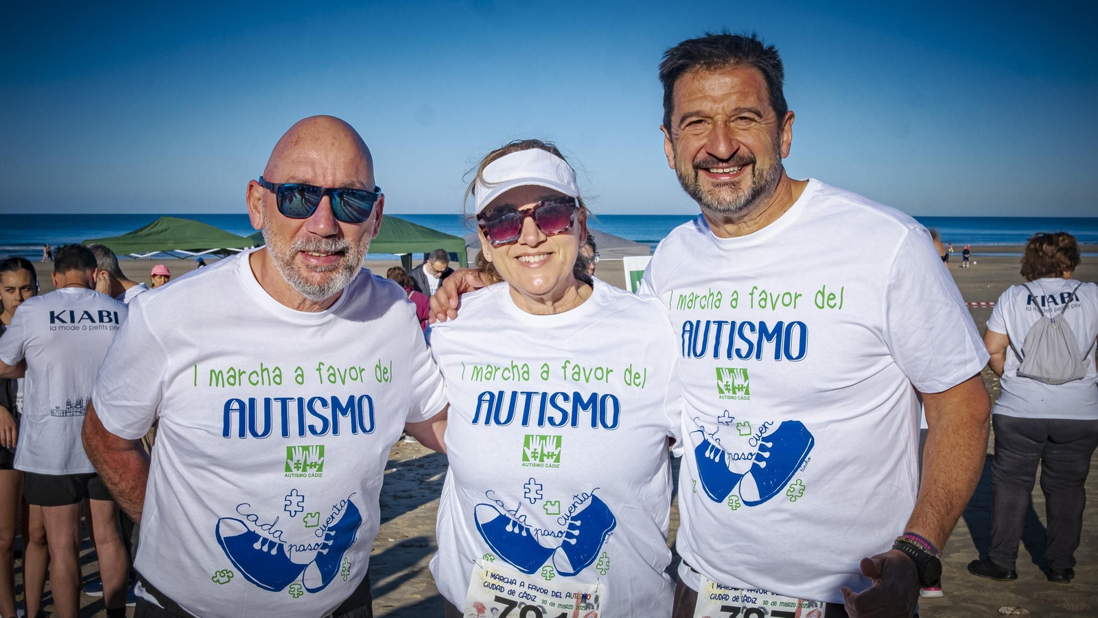 Búscate entre las imágenes de la  ‘I Marcha a favor del autismo’ en Cádiz