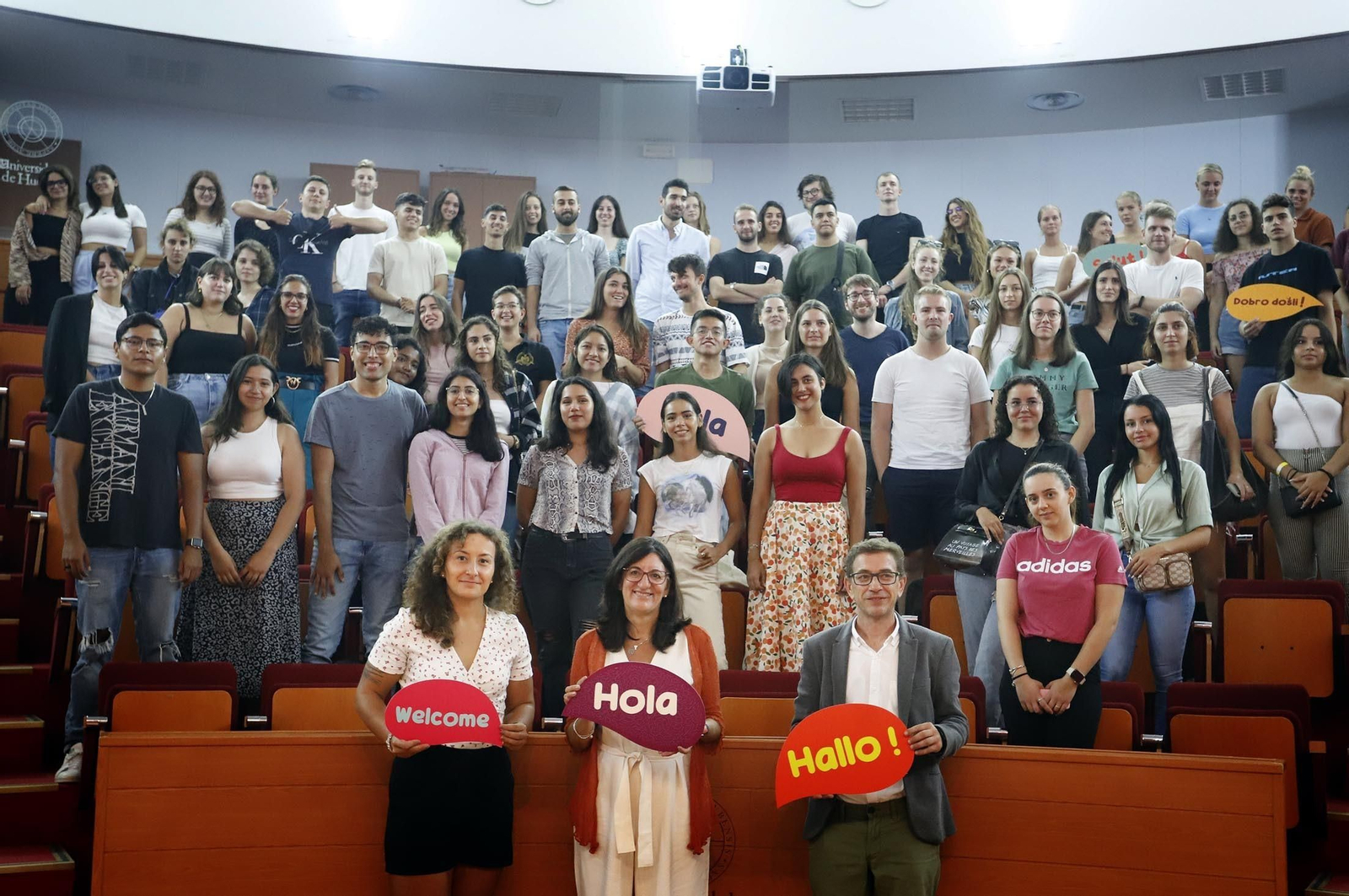 Imágenes de la bienvenida a los Erasmus en la Universidad de Huelva