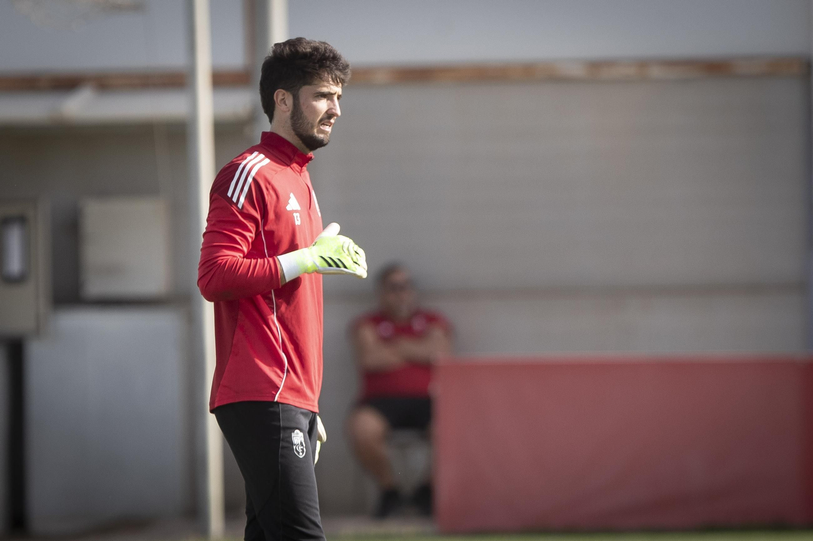 Astralaga en un entrenamiento del Granada CF