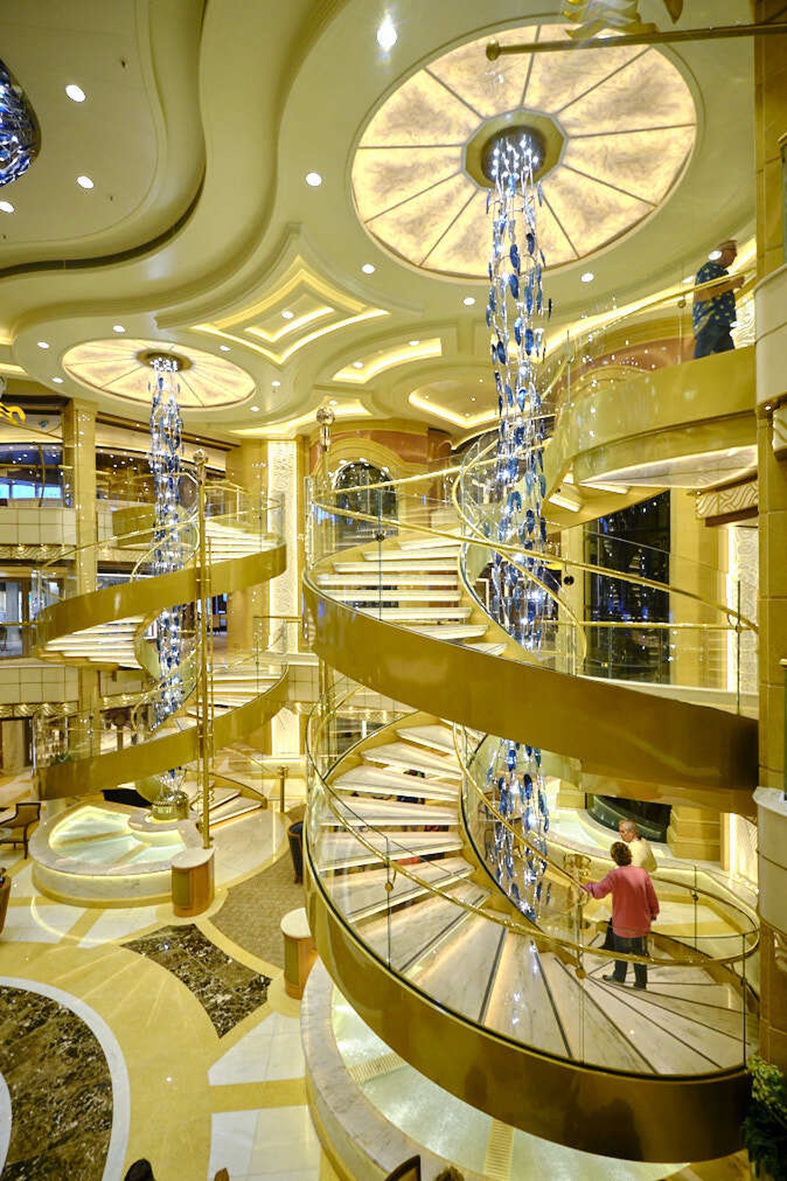 Interior del buque Sky Princess