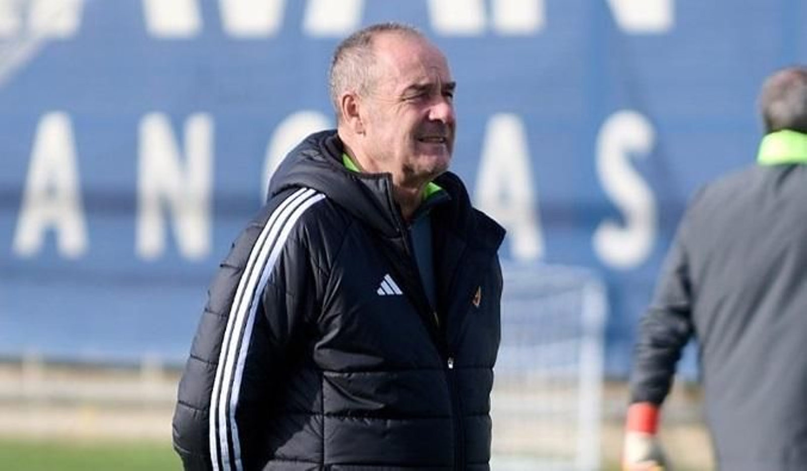 Víctor Fernández, durante un entrenamiento del Real Zaragoza.